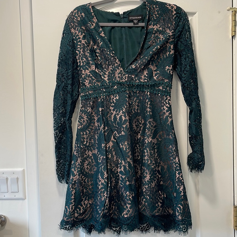 Stylestalker V-Neck emerald green lace dress